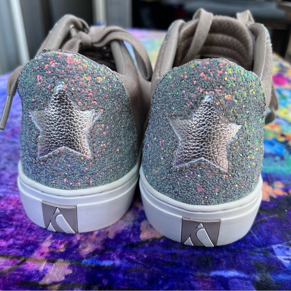 Skechers Sparkly Glitter Star Sneakers- Size 10 - Picture 2 of 8